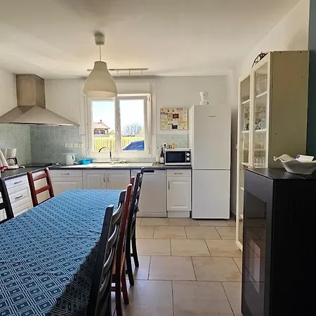 Cadre Idyllique, Piscine Chauffee, 8 Personnes 別荘