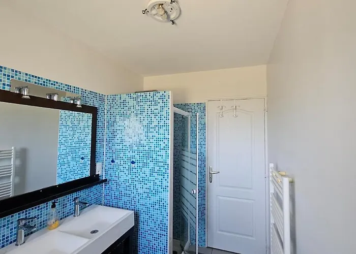 Cadre Idyllique, Piscine Chauffee, 8 Personnes * Bors-de-Montmoreau